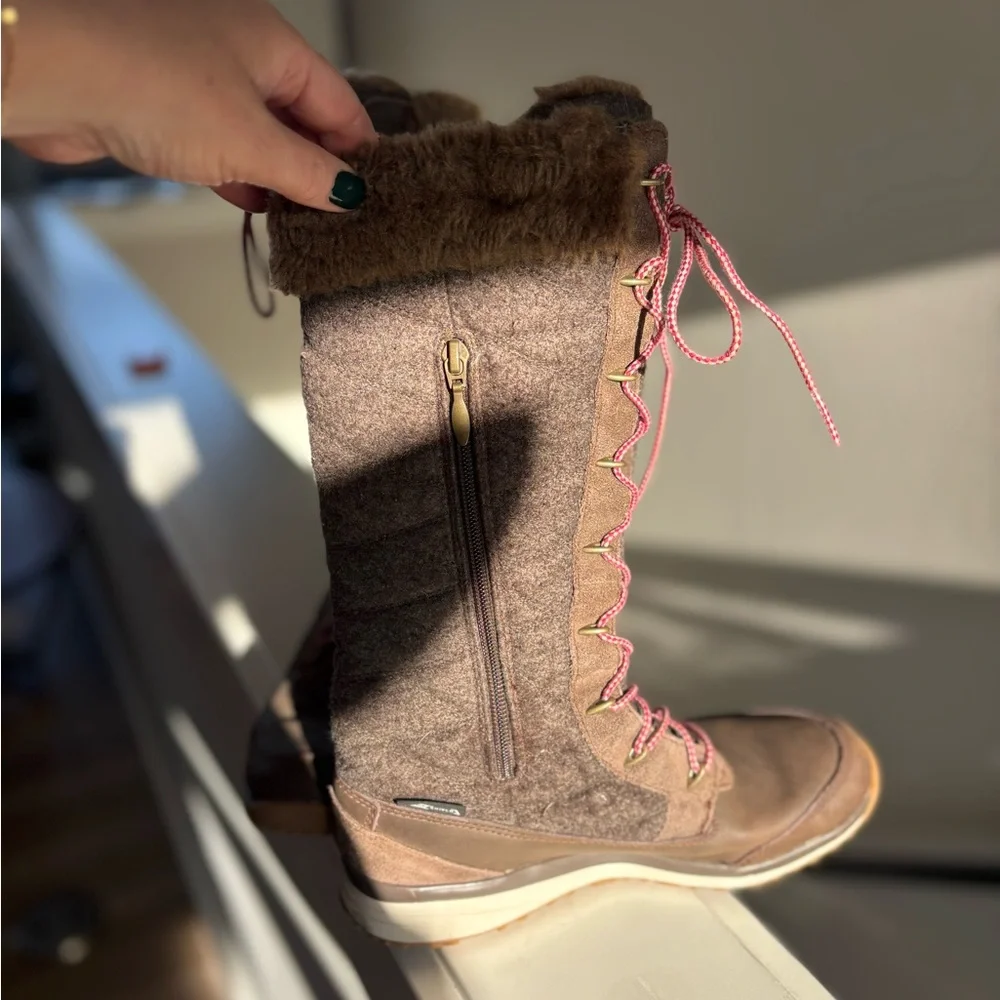 NWOT Salomon Brown and Red Lace Up Boots - Picture 3 of 8